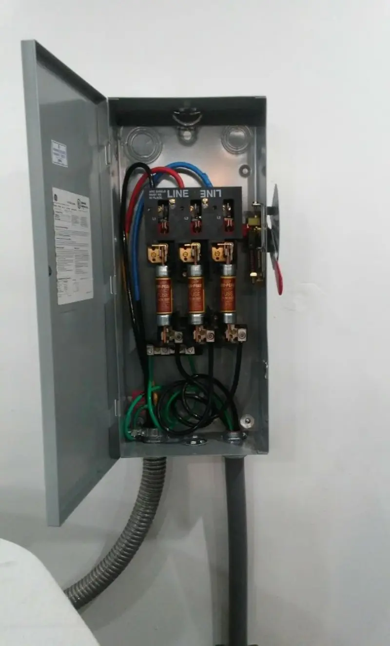 Three-phase disconnect switch installed for Smoke Detector Installation in Lake Magdalene